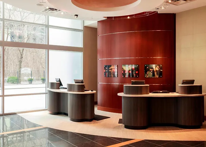 Hotel Courtyard Downtown/magnificent Mile 4*