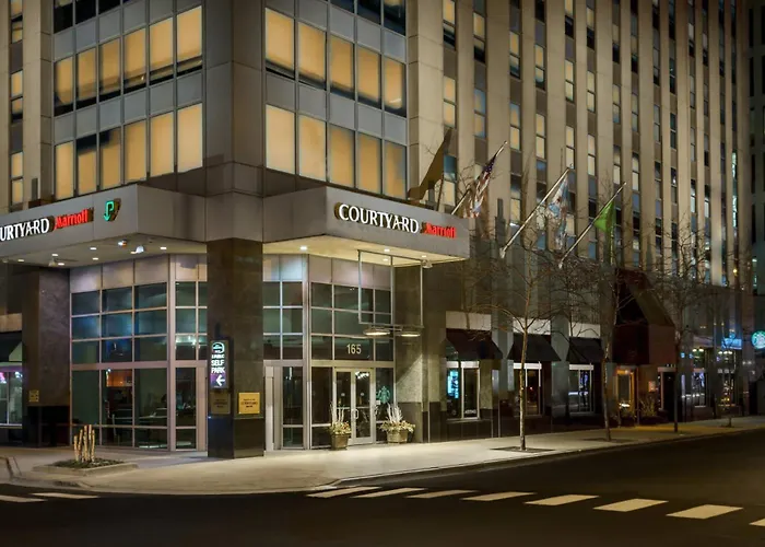 Courtyard Downtown/magnificent Mile